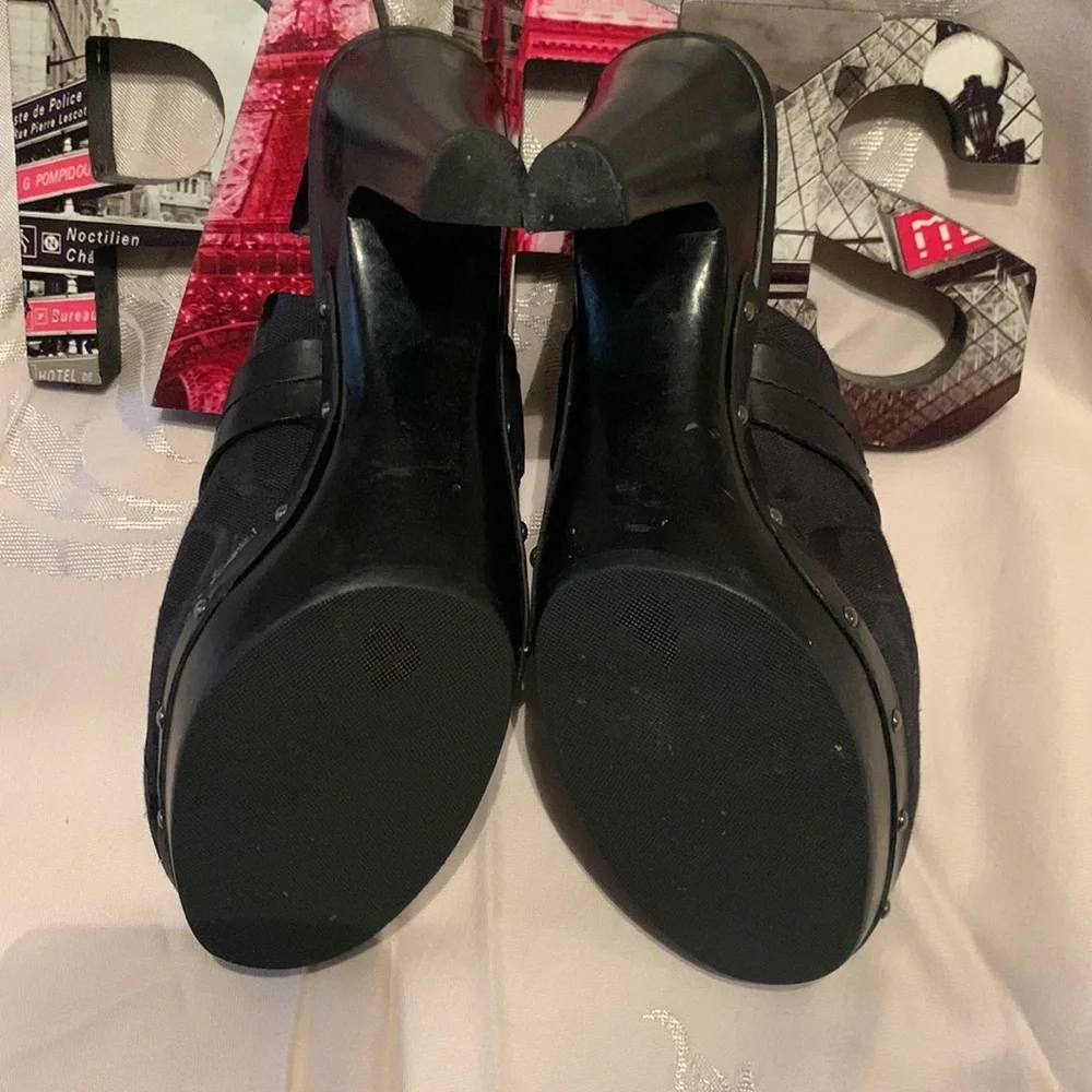COACH clogs black size: 10 in good worn condition with signs of wear and repair. - Picture 9 of 12